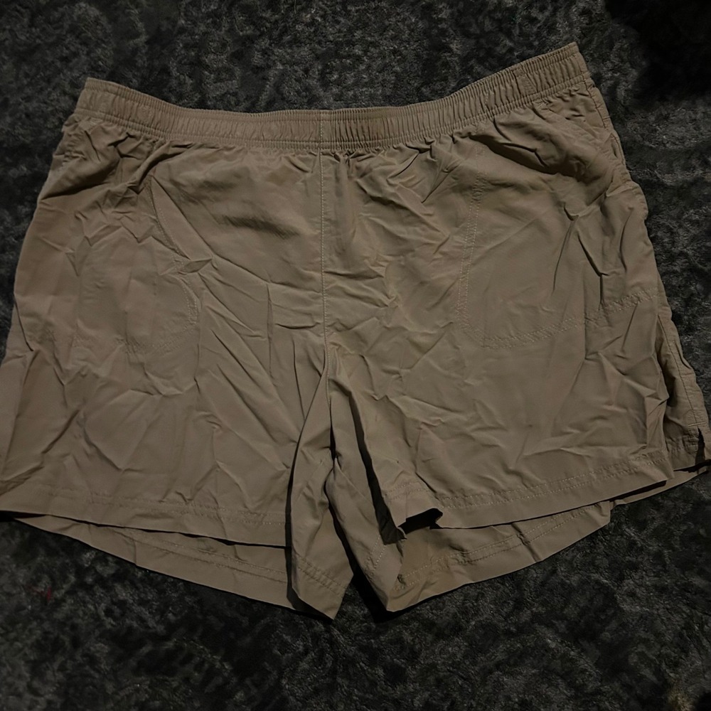 Columbia Sandy River Cargo Shorts Tan Khaki Nylon Classic Fit Pockets Womens XXL